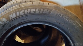 Pneu Michelin 205/60 R16 a 195/55 R16