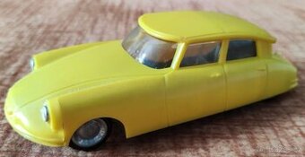Staré autíčko na setrvačník - Citroen - 1