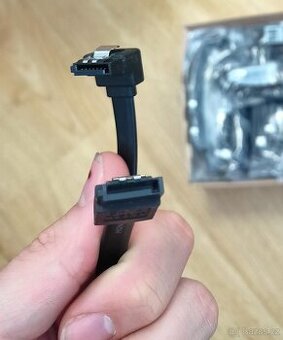 Sata kabely datové k hdd a ssd (cena za pár)