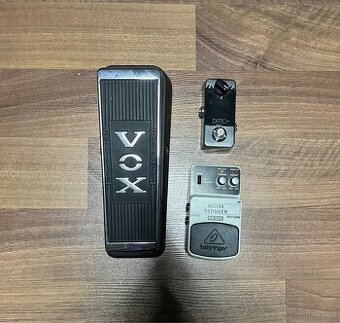 Vox V847-A wah, Ditto+ looper, Behringer NR300 noisegate