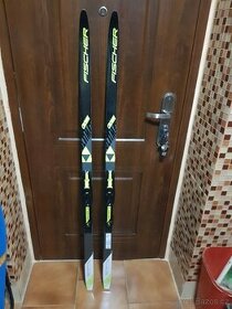 Prodám úplně nové běžky FISCHER CROWN 147cm dlouhé.