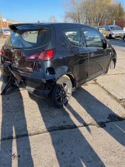 Mitsubishi Colt 1.1 2010
