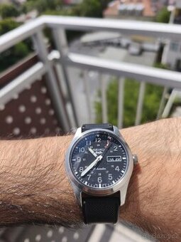 Seiko 5 Sports Field SRPJ81K1 – full-set, 5 řemenů