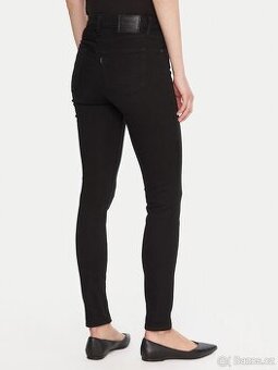 LEVIS DÁMSKÉ STREČOVÉ BLACK SLIM DŽÍNY JEANS W 30