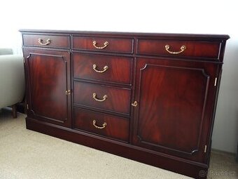 Luxusní komoda Sheraton
