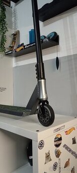 Freestyle koloběžka INVERT Curbside Street