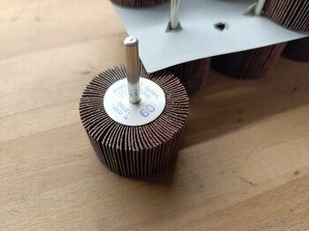 Lamelové brusné kotouče na stopce Pferd