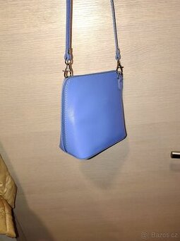 NOVÁ Kožená crossbody kabelka blankytně modrá barva
