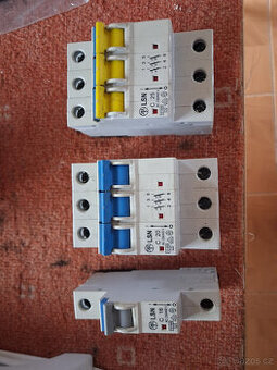 Prodám jističe  do rozvodnice RD