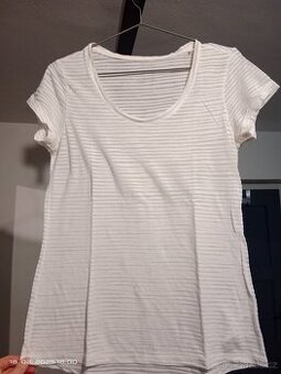 Bílé pruhované tričko