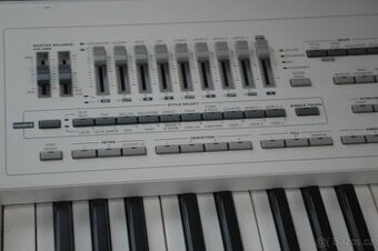 Prodám KORG Pa2X PRO, sustain pedál a nožní přepinač