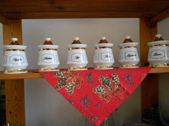 Porcelánové kořenky