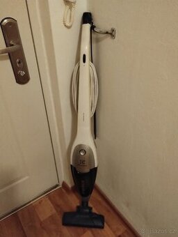 Prodám síťový vysavač Electrolux