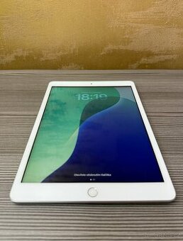 Apple iPad 7 32GB stříbrný, top stav