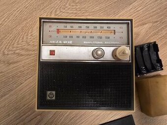 Tranzistorové rádio VEGA 402 (SSSR)