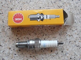 svíčka zapalovací NGK CR8E