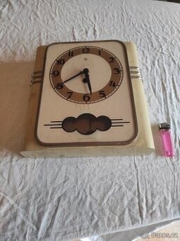 Staré kuchyňské hodiny funkčně