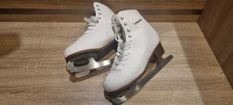 Prodám dívčí brusle