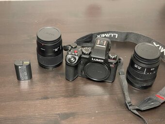 Panasonic Lumix DC-S5 II + objektivy 20-60 mm a 50 mm