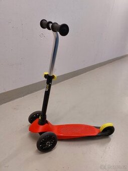 Dětská koloběžka se 3 kolečky B100