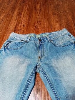 nové dámské rifle Exe