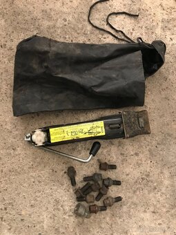 Škoda Felicia - zbylé díly z vozu