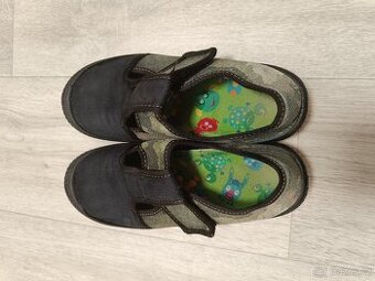 Chlapecké bačkory vel. 34