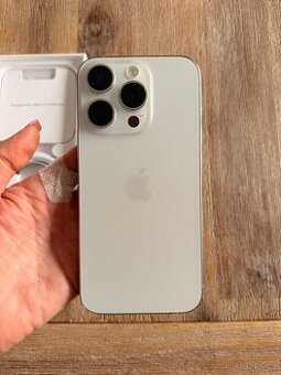 iPhone 15 Pro 128 GB přírodní Titan