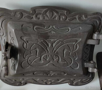 dvířka ke kamnům litinová ozdobná a komínová