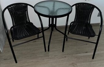 Zahradní židle a stolek