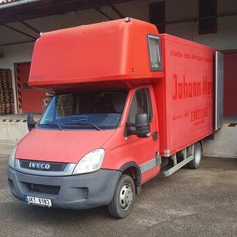 Iveco daily 40c17 3.5t skříň, spacák tažné max výbava