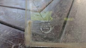 Autosklo, Prodám boční sklo pro nákladní automobil viz. foto