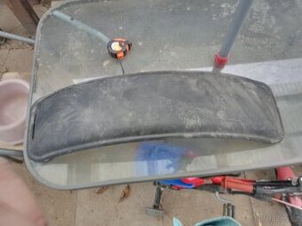 Prodám plastové blatníky zetor