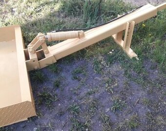 Lopata za traktor