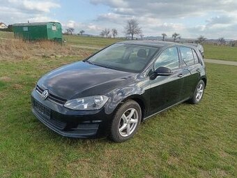 Golf VII 1.2 TSI 77kw ALU výhřev sedaček tempomat top