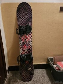 Prodám úplně nový snowboard TRANS 155cm dlouhý.