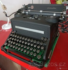 historický psací stroj Olivetti M40/3