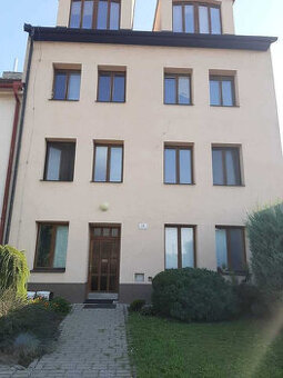 Smostatná, nepriechodná izba, železniční 341/14