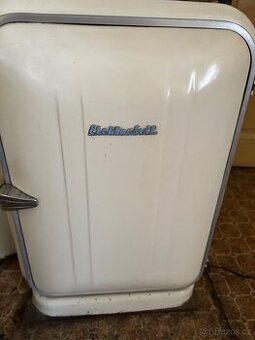 Retro lednice Elektrosvit