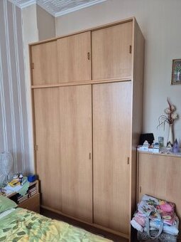 Skříň - světlé dřevo