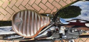 Triumph Bobber Tom Hurley Gelová sedačka na zakázku - 1