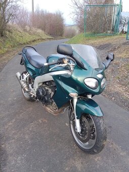 Triumph 955 i - 1