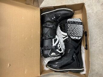 maverik fly boty vel. 7