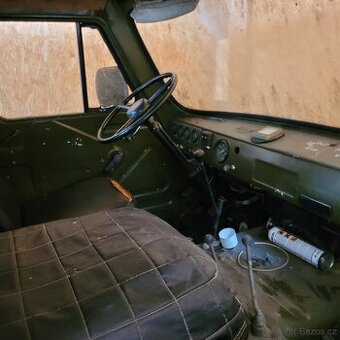 UAZ 452 - 1