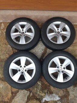 Alu kola se zimním pneu 215/60R16
