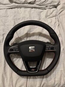 Nový volant Seat FR s pádly řazení