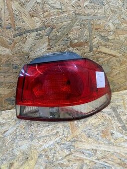 Prave zadni svetlo Vw Golf 6