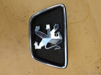Peugeot 306 znak masky ,právě předni svetlo