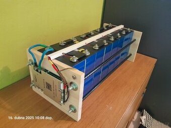 Prodám nový lifepo4 akumulátor 24V 25.6V 320Ah 8.4kWh