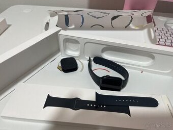 Apple Watch Series 7, 45mm – Skvělý stav + příslušenství